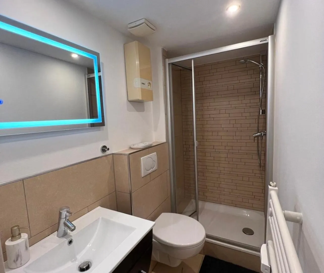 Medienhafen Apartment Direkt Am Zentrum Ντίσελντορφ Γερμανία